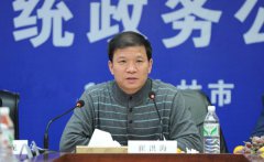  长春市人民检察院起诉书指控：被告人崔洪海利用职务便利